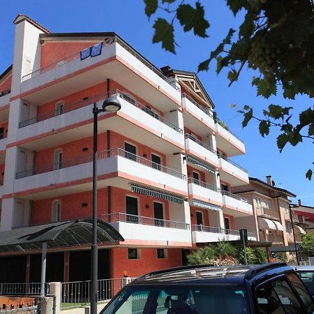 Maestrale Canova Apartments Caorle Bagian luar foto