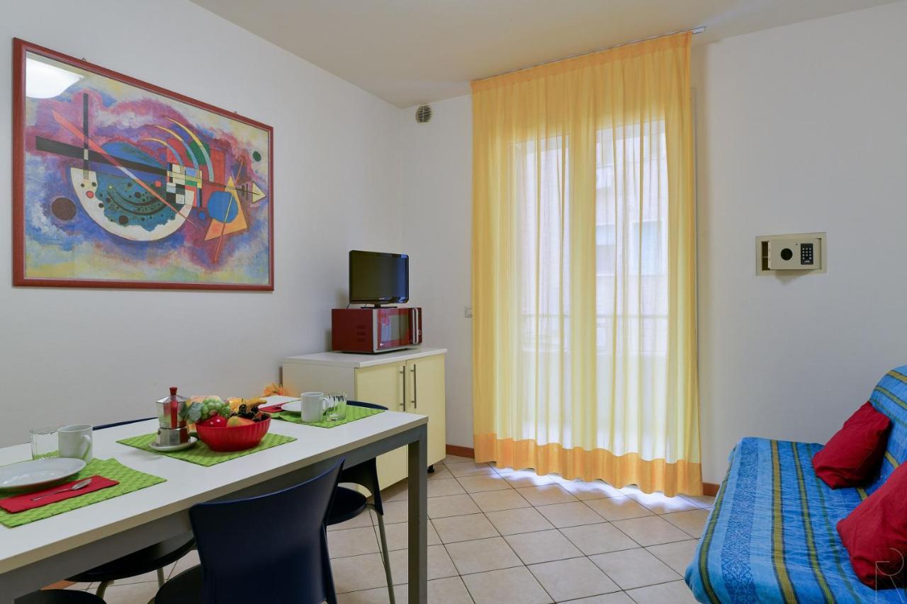 Maestrale Canova Apartments Caorle Bagian luar foto