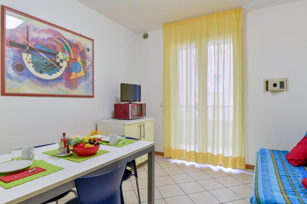 Maestrale Canova Apartments Caorle Bagian luar foto
