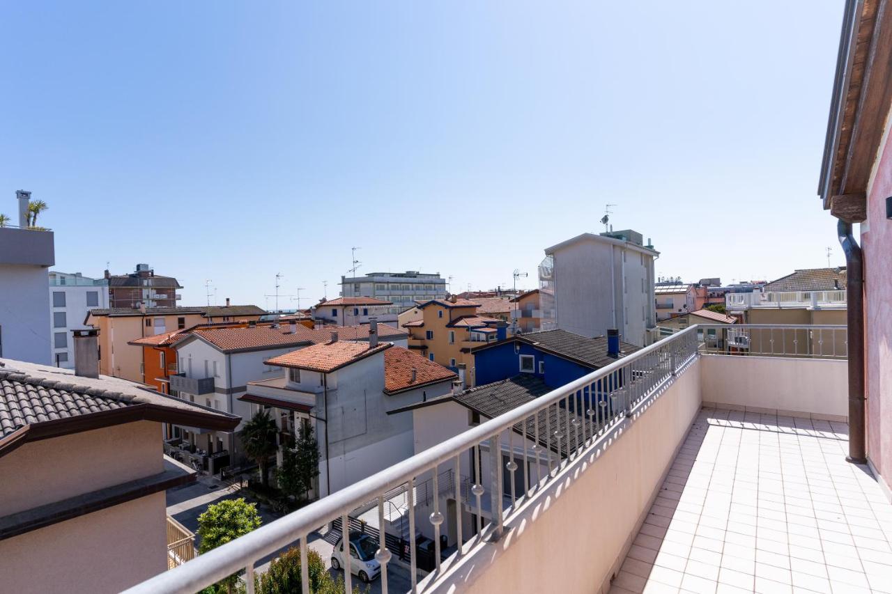 Maestrale Canova Apartments Caorle Bagian luar foto